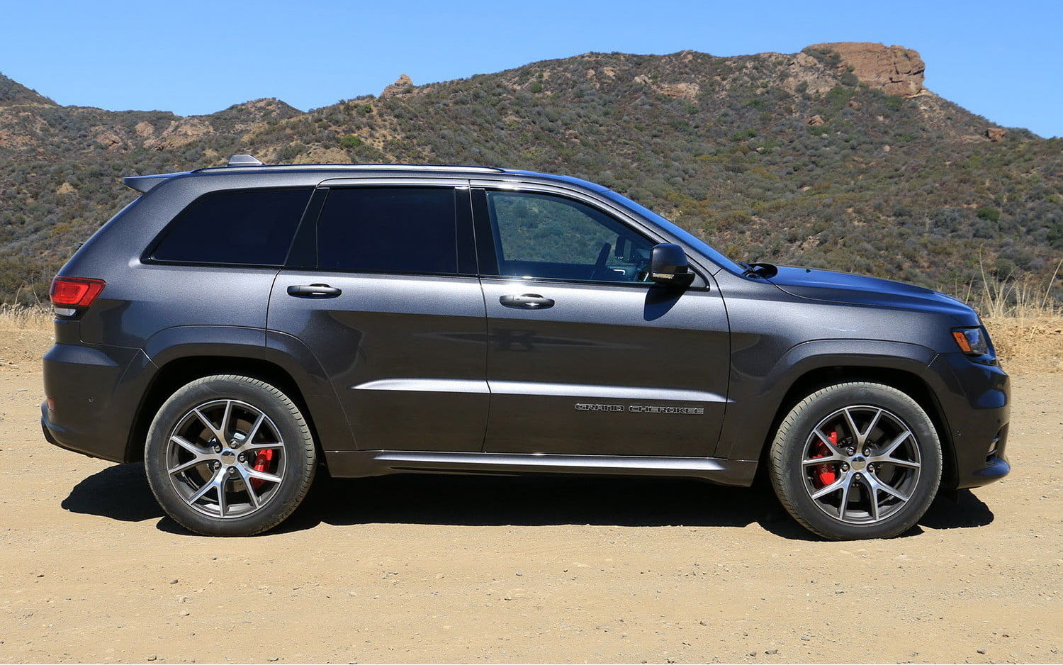 Comparison Porsche Cayenne Turbo 2017 vs Jeep Grand Cherokee SRT 2017 SUV Drive